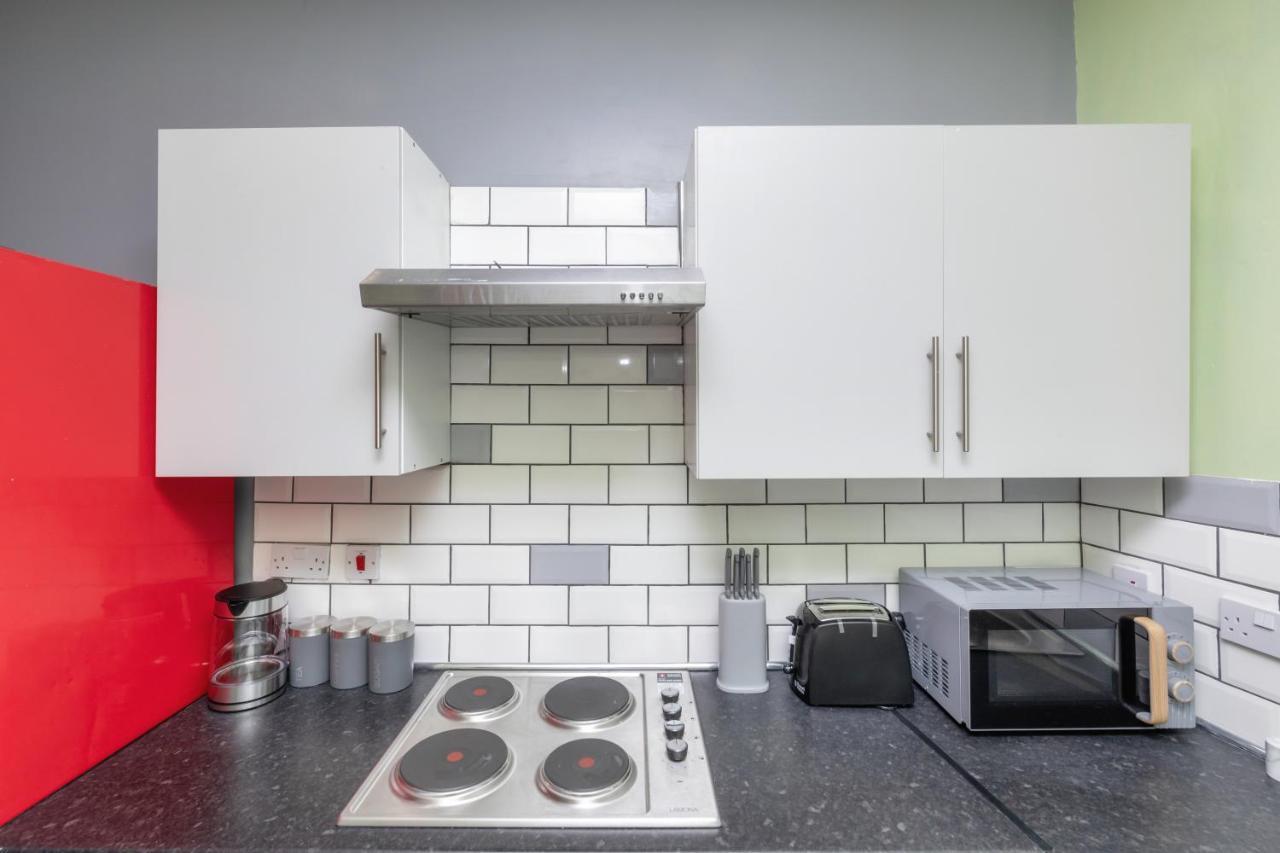 Stockton Town Centre Studio Apartments Free Parking And Wi-Fi Exterior foto